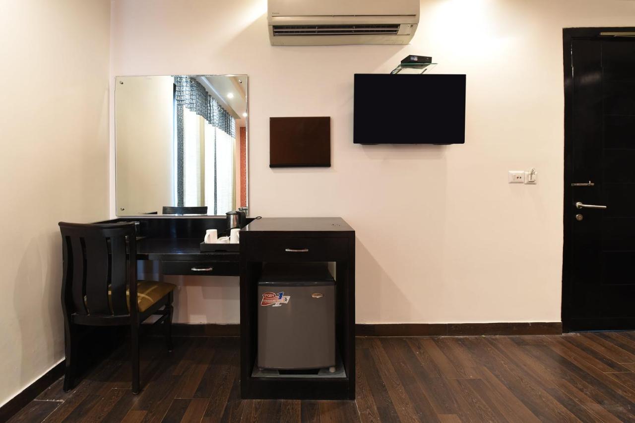 Oyo Flagship 18940 Hotel Swathi New Delhi Luaran gambar